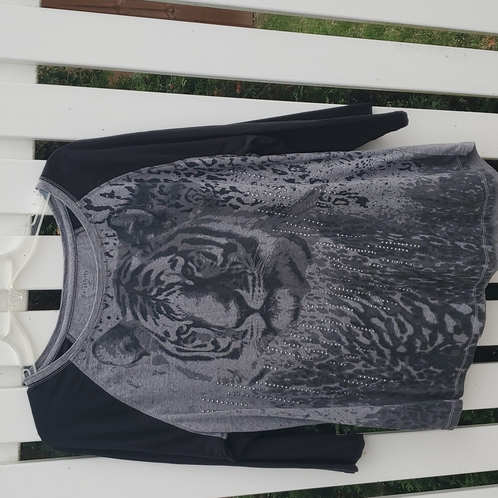 T-shirt. 3/4 sleeves